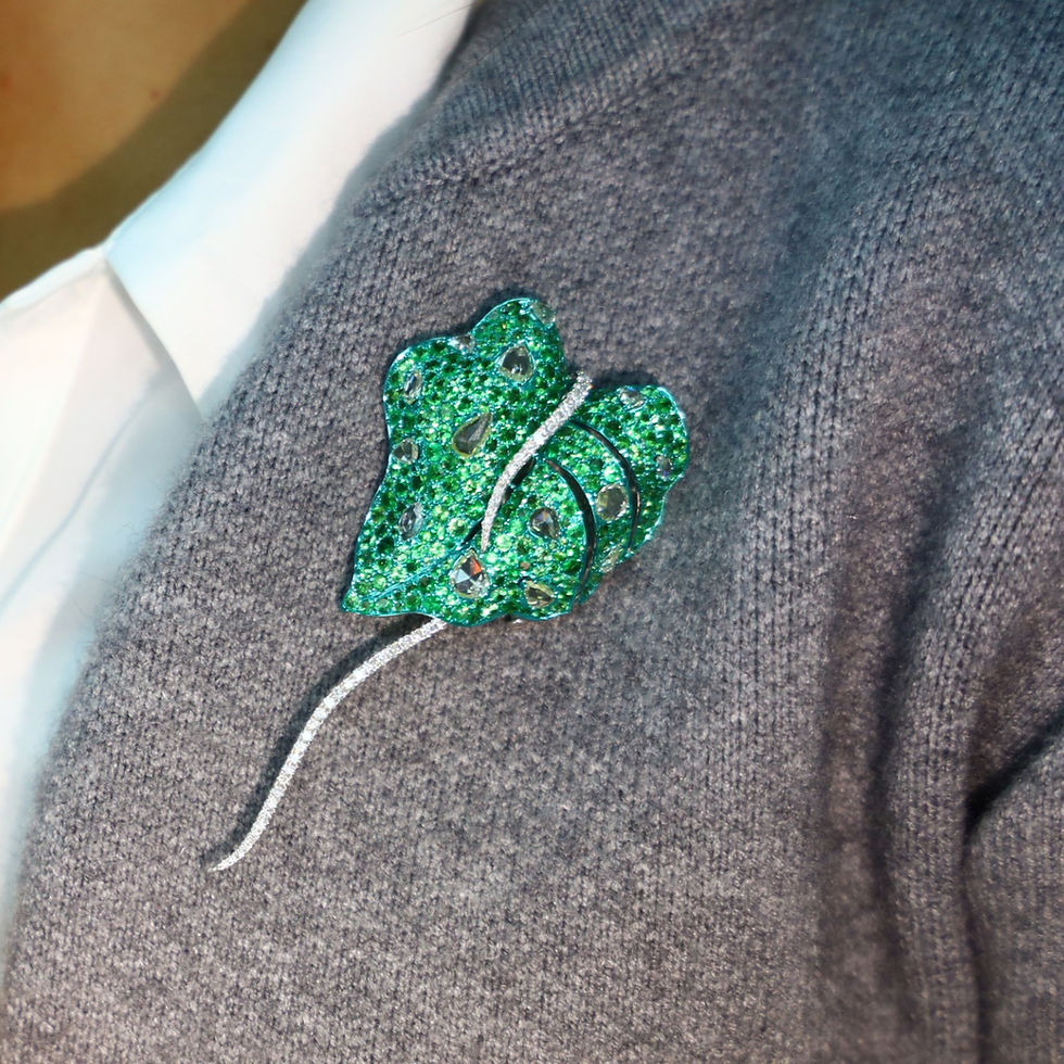 Thumbnail: 18K White Gold Diamond & Green Garnet Narcissus Leaf Brooch