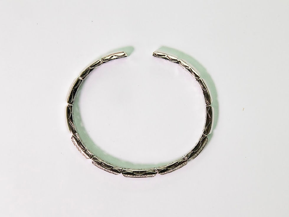 Thumbnail: 18K White Gold Bangle with Natural Diamonds - Idunn Collection 