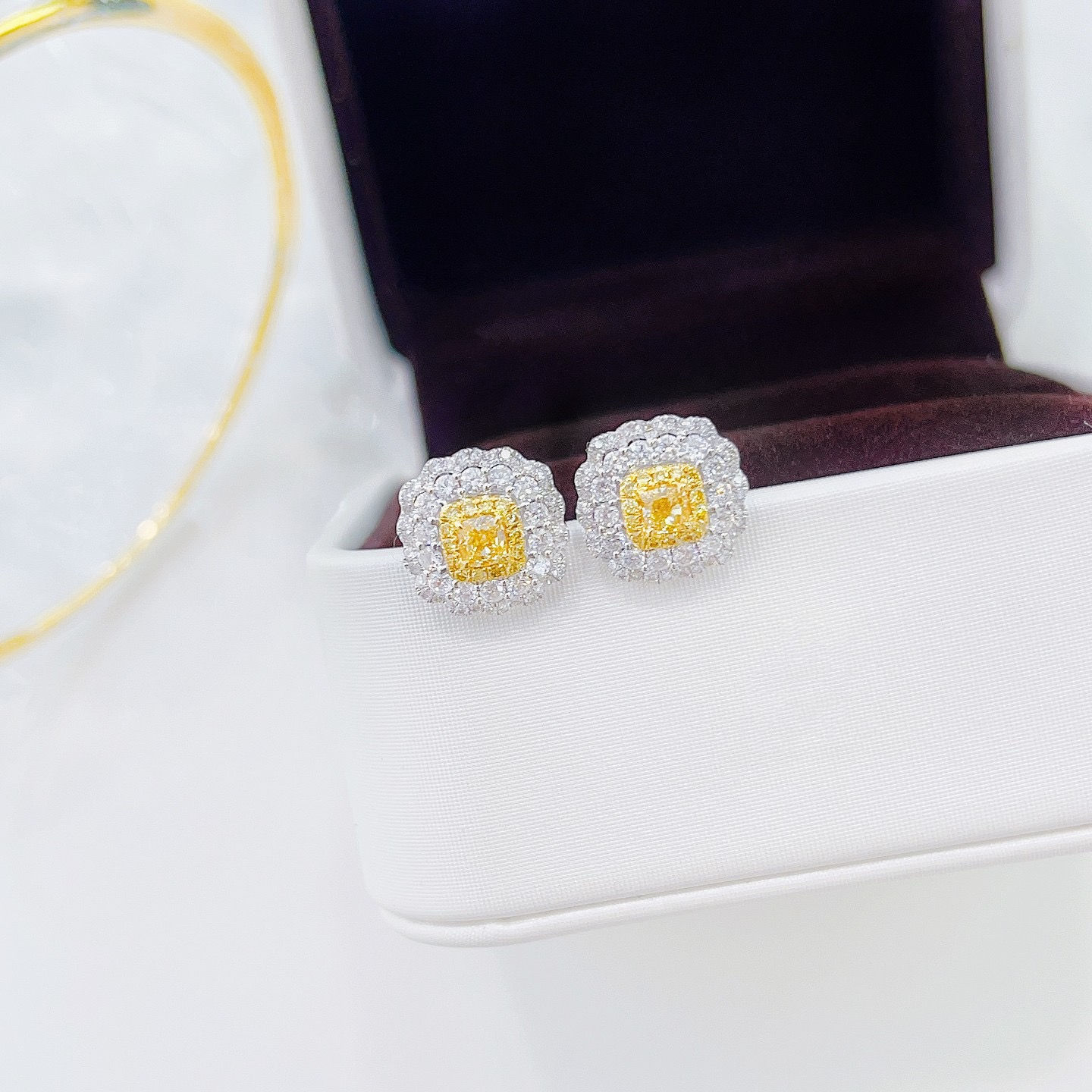 18K White Gold Yellow Diamond Earrings