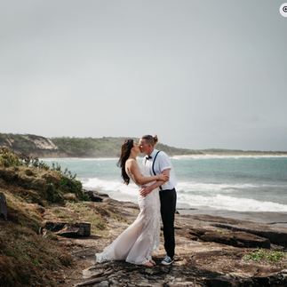 Yamba couple elopement by the ocean Angourie