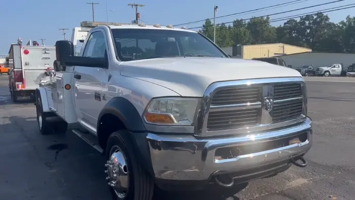 Things to Consider Before Towing a Truck with Other Truck