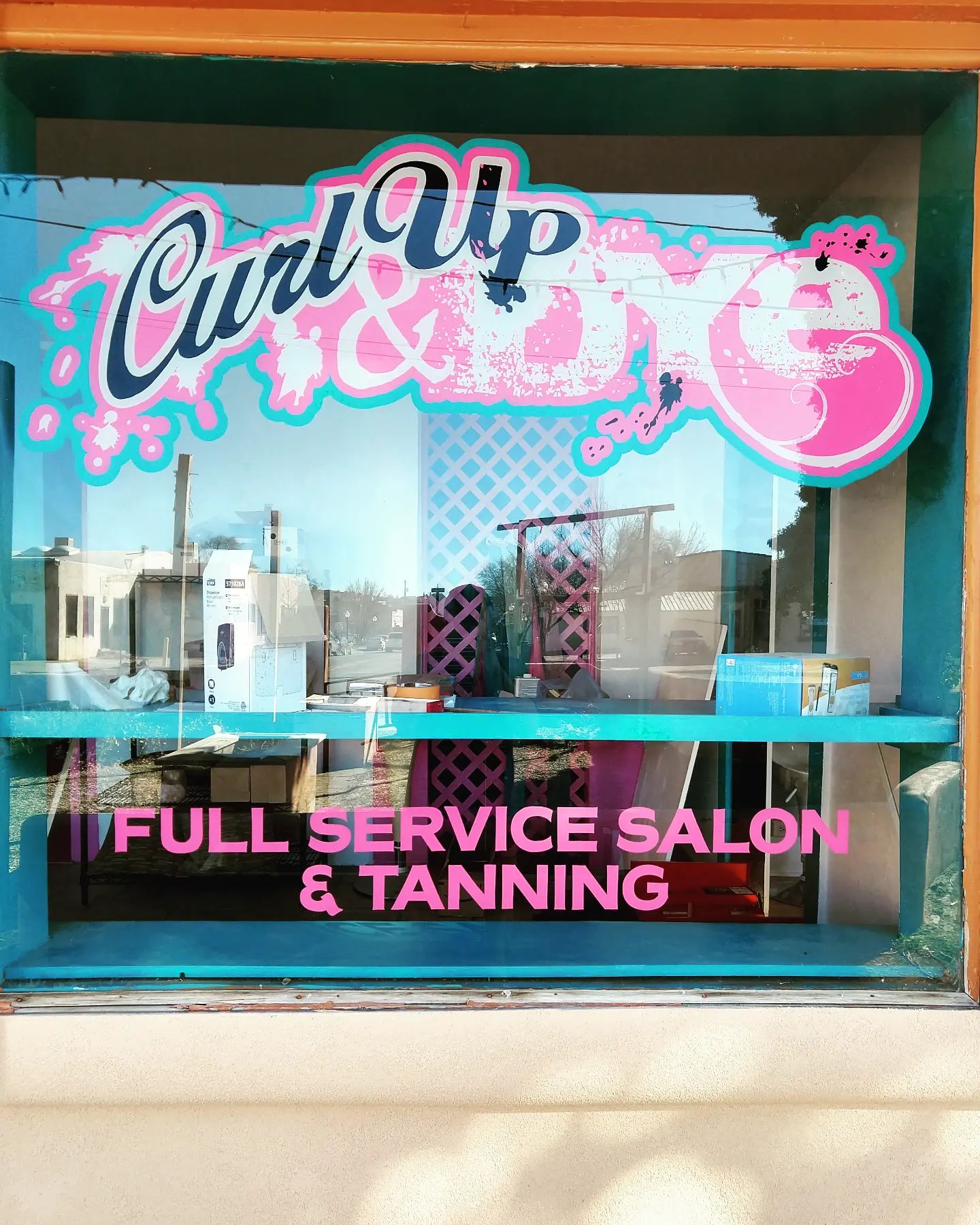 Curl Up & Dye Salon