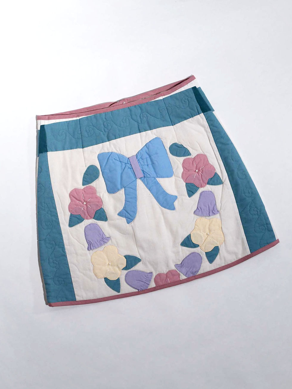 Thumbnail: Patchwork rock kurz Minirock aus Vintage Quilt mit buntem Blumen Motiv, Hinteransicht