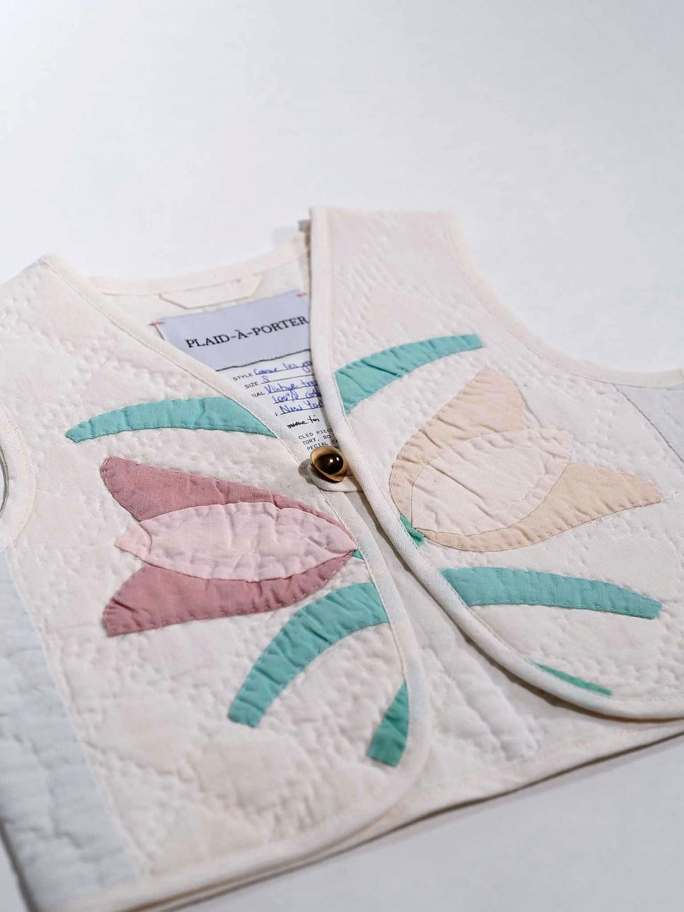 Thumbnail: Patchwork Weste Kinder aus Vintage Quilt pastellfarbenes Blumen Muster nachhaltig, Vorderansicht