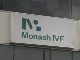 Clínica australiana implanta embrião errado e mulher dá à luz a bebê de outra família