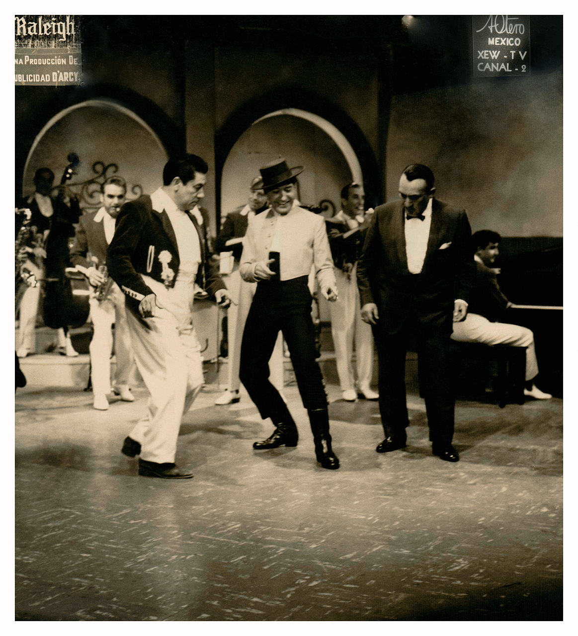 Galeria-Legido-con-Pedro-Vargas.gif