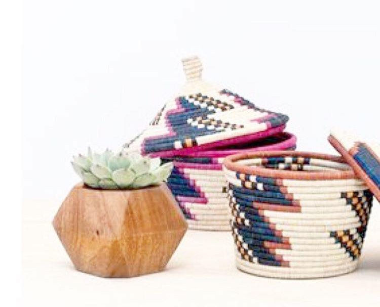 Thumbnail: Traditional Pointed Lid Basket