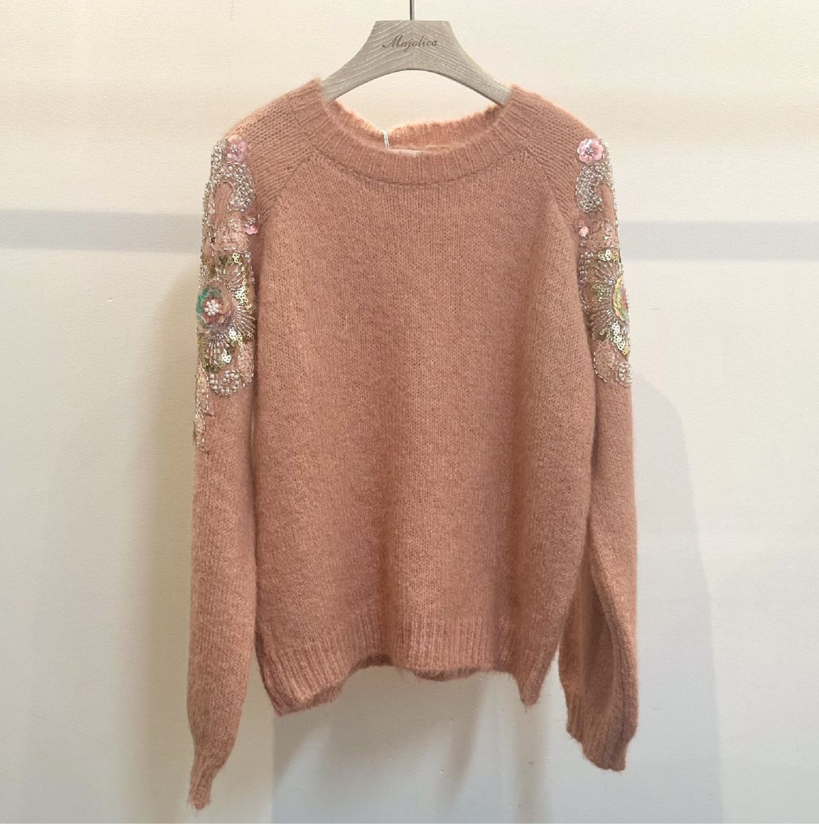 Pull rose avec broderie perle et seqins
