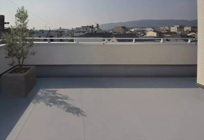 開放感のある屋上バルコニー