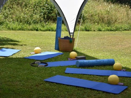 Get outside for a PILATES BRUNCH!