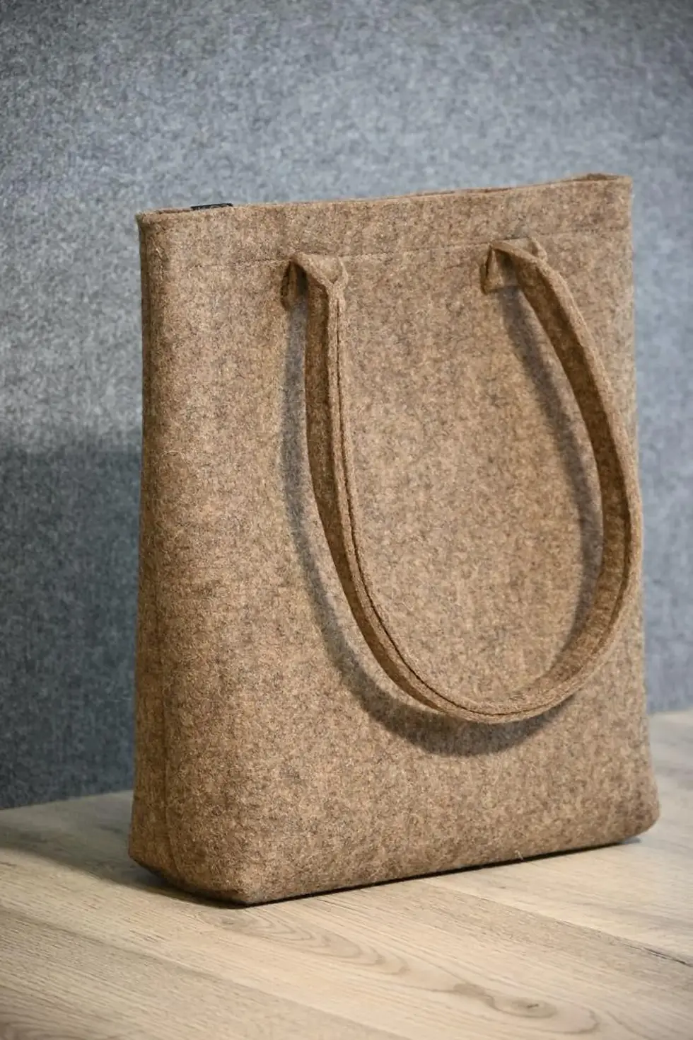 Thumbnail: Medium Scandinavian Wool Felt Handbag – Minimalist Handmade Tote Bag