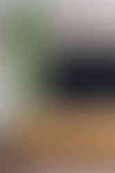 detalhe aparador de madeira e tv