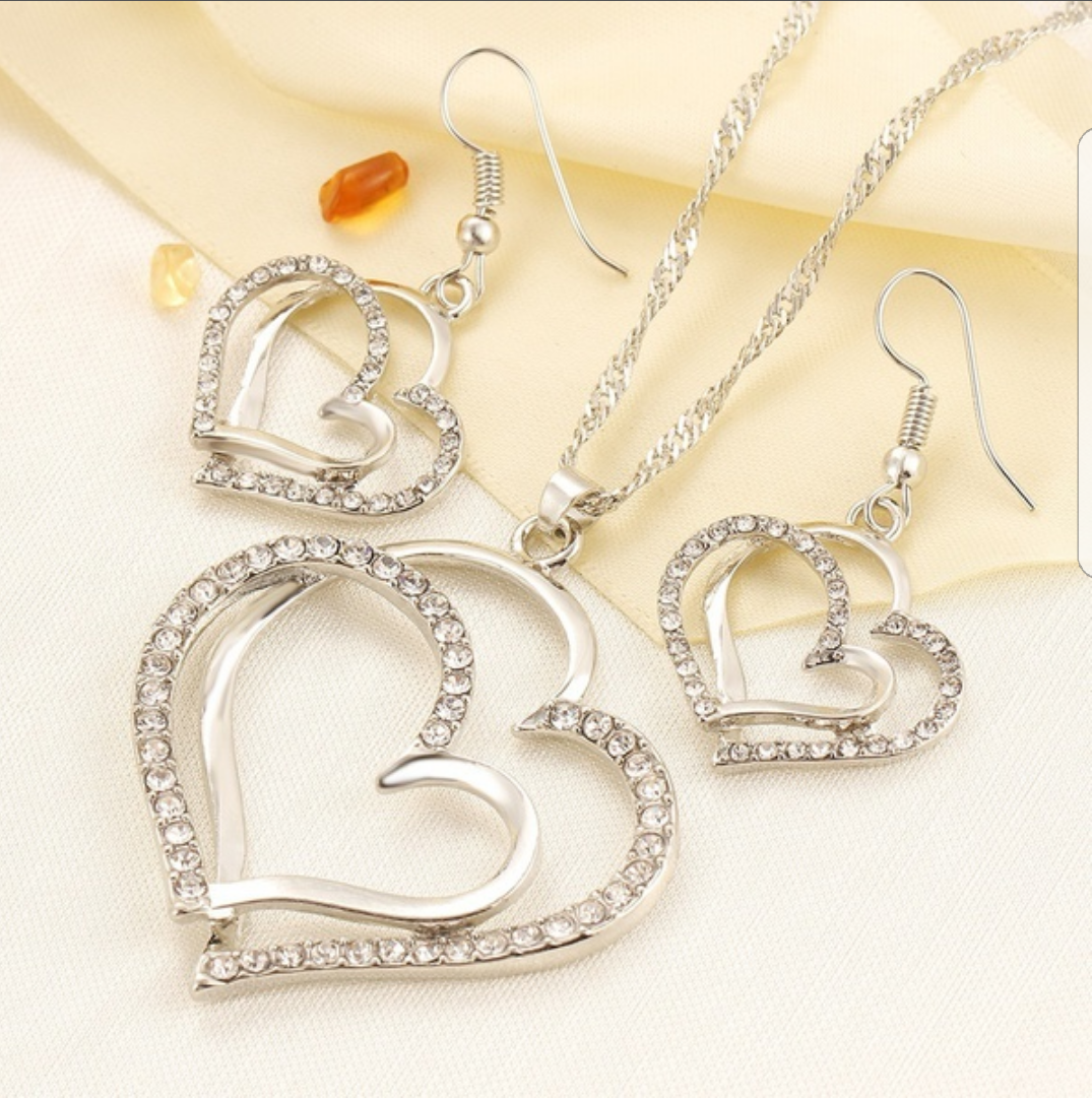 RAPRINCESS.  Heart crystal Necklace and Earring set