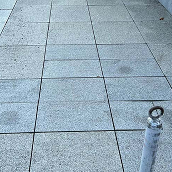 Nettoyage extérieur. Nettoyage professionnel de pierres. Nous redonnons éclat et propreté à vos surfaces en pierres.
