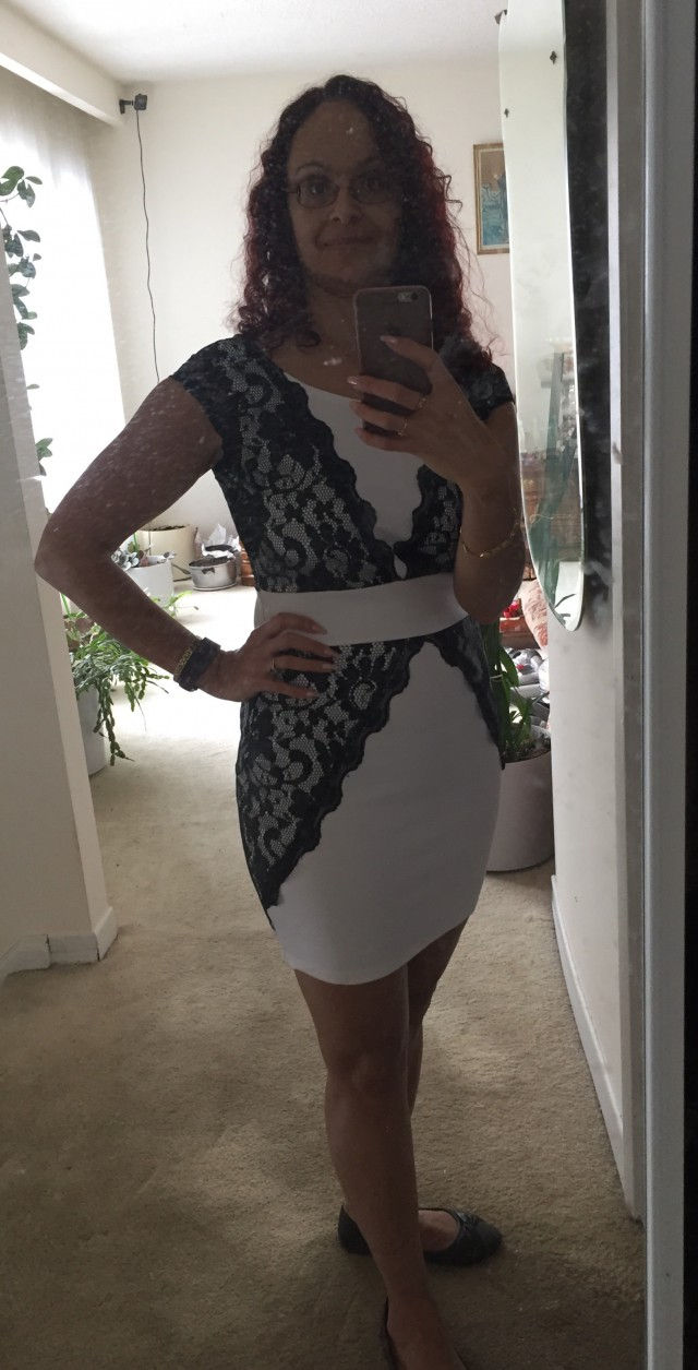 Thumbnail: Charming Women's Jewel Neck Lace Splicing Short Sleeve Backless Dress - White