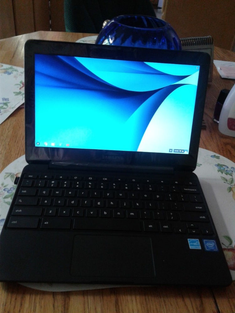 Thumbnail: Samsung XE500C13-S02US 11.6" Chromebook 2.48GHz 4GB 16GB SSD Chrome OS, Black