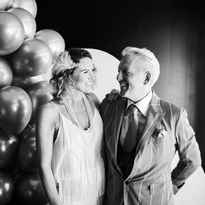 Paar im Great Gatsby Dress code