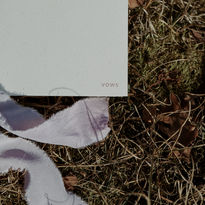 Pinkes Seitenband am Eheversprechen