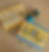 dos tarjetas hechas a mano en tonos azules y amarillos