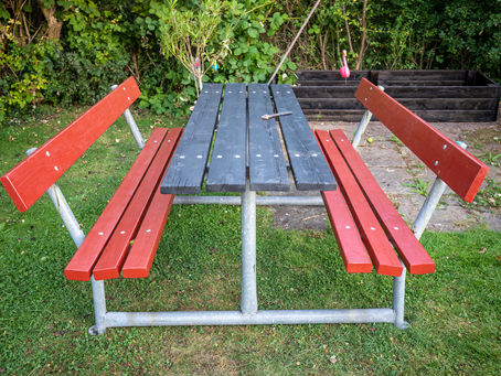 Renovering af bord-bænkesæt