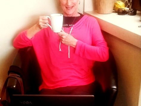 Embracing Solitude: Thriving as a Single During the Holidays