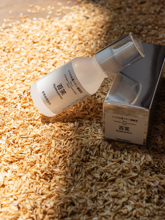 合同会社百笑のシリカ水素イオン濃縮液「百笑」の原料であるもみ殻を用いたイメージ画像