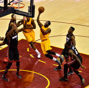 KYRIE IRVING Y LA POLÉMICA