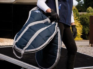 hb-B0174-saddle-carrier-crop__FillWzMwMCwyMjVd.jpg