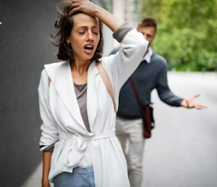 Ciúmes: Sentimento de Amor ou Reflexo da Insegurança? Entenda as Raízes e Caminhos para Relações Mais Saudáveis