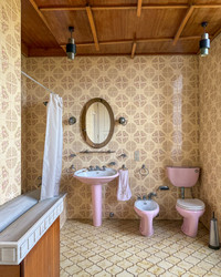Traditional Portuguese manor house in Vila do Conde near Porto, a historic property with renovation potential.
