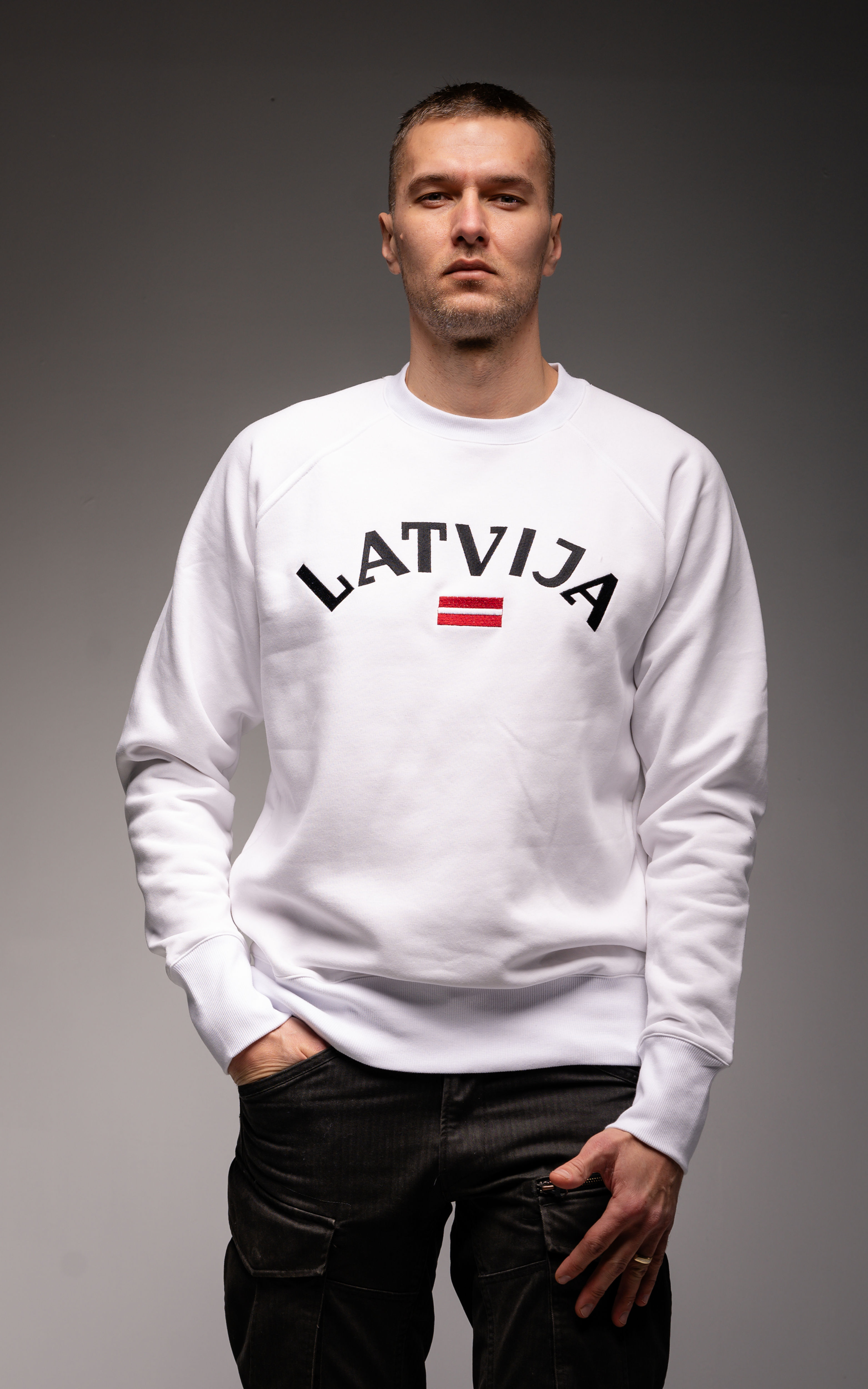 Unisex džemperis bez kapuces / LATVIJA /balts