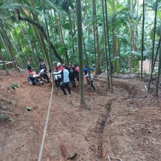 Feminina fica ferida em treino de downhill no Morro da Turquia