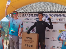 Pilotos de Pomerode Sobem ao Pódio no Sul Brasileiro de Downhill