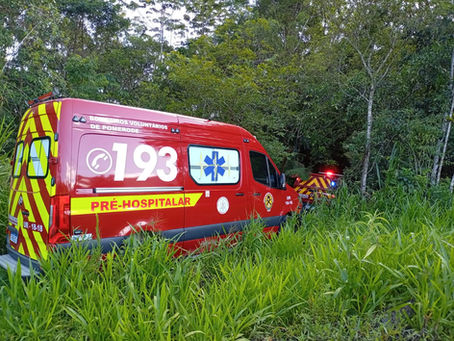 Bombeiros Voluntários resgatam Mulher em Trilha no Testo Alto em Pomerode