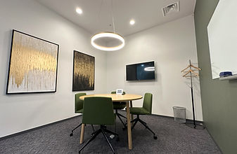 協同電源（株）オフィス打ち合わせ室