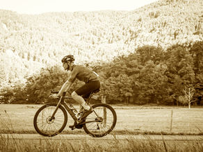 Jérémie en vélo dans les Vosges lors de l'Alsacienne 2025