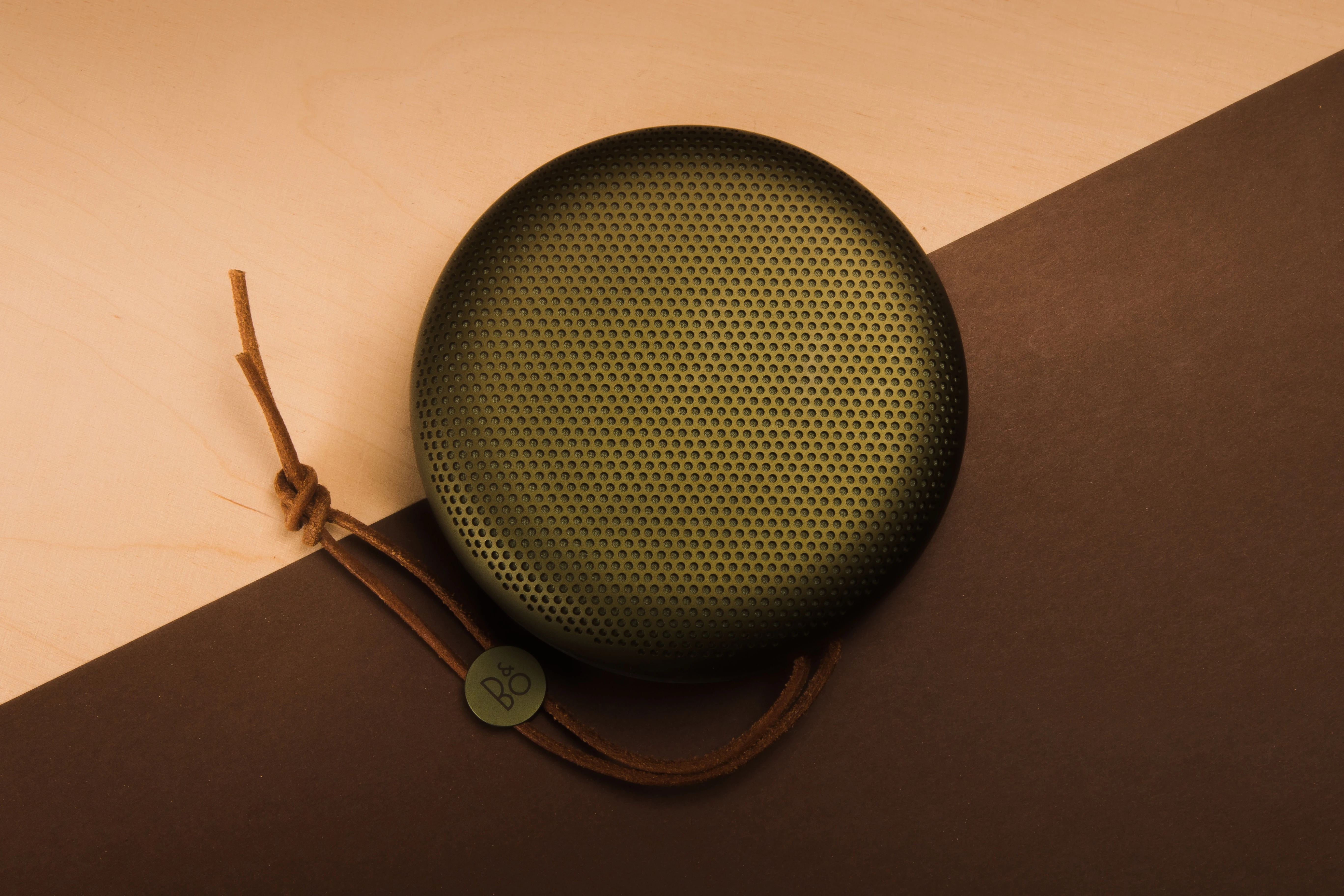 b&o beoplay a1