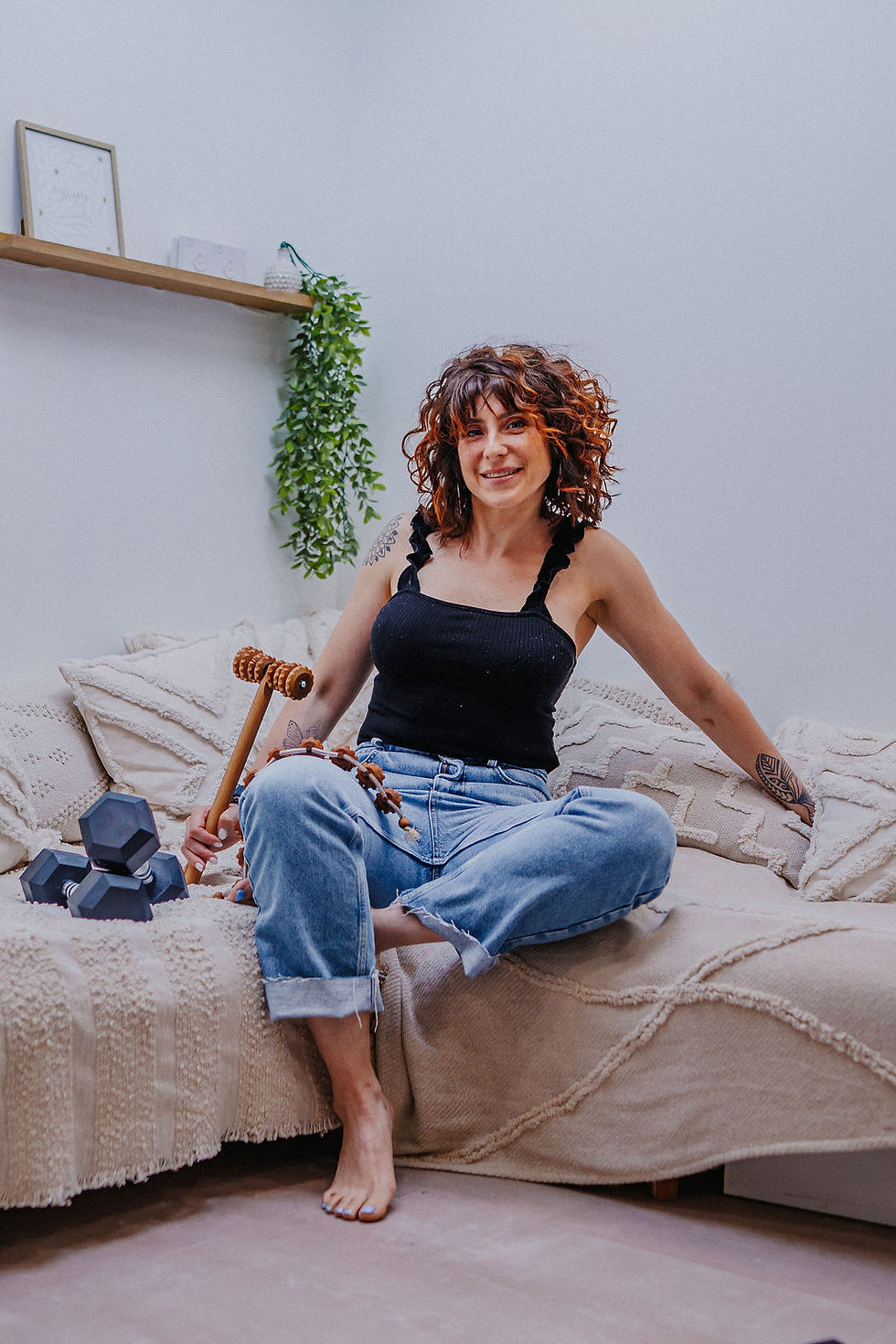 Portrait de Morgane Guillon, coach sportive souriante à Pau dans son studio Pétillante