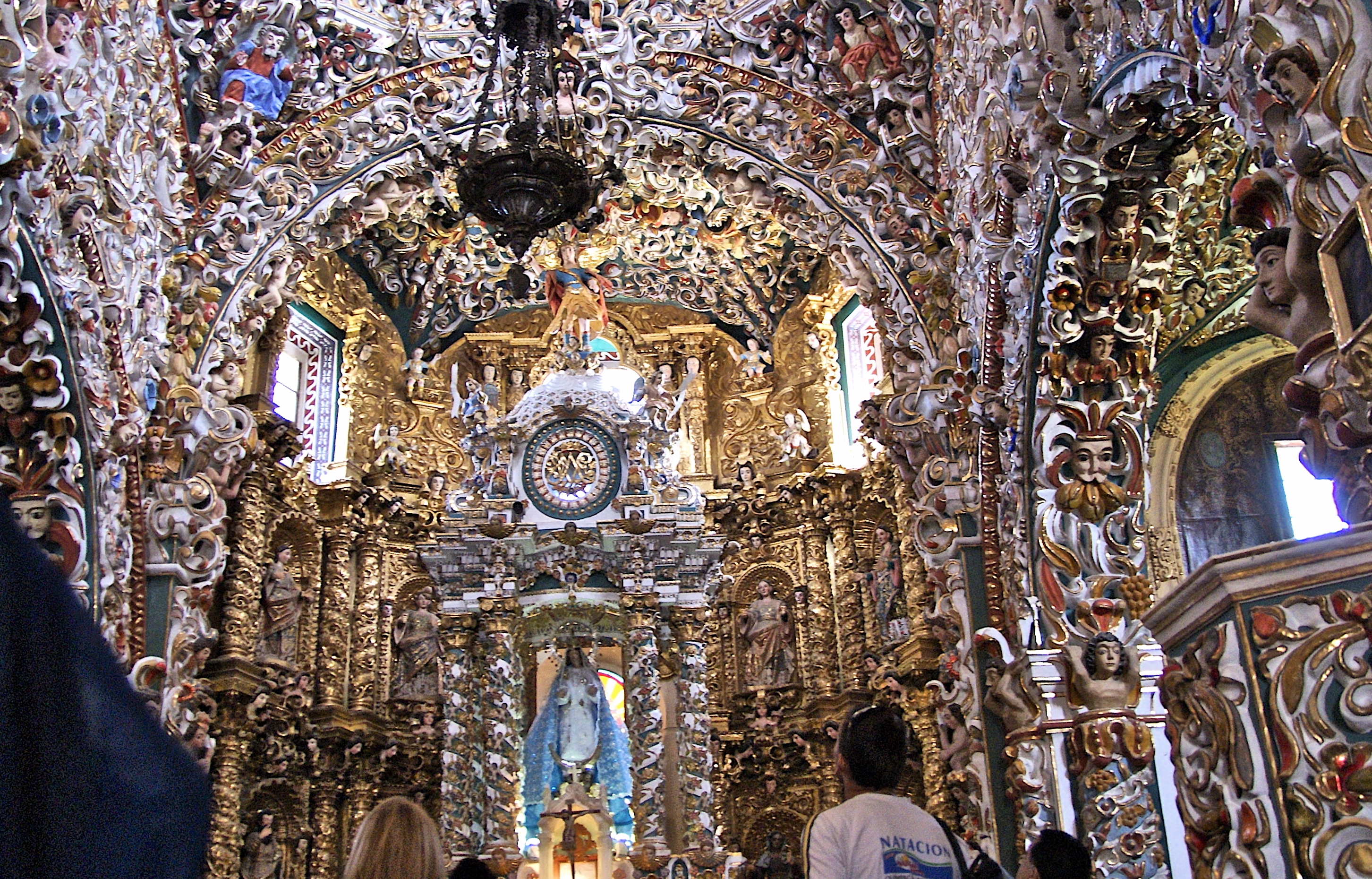Interior de la iglesia de Tonatzintla.