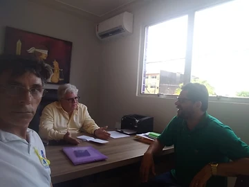 Roberto Oliveira, Anselmo Castilho e Marcelo do Sindicato reunidos. 
