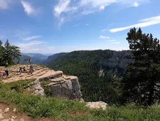 Прогулка из Нёвшателя к природному амфитеатру Creux du Van