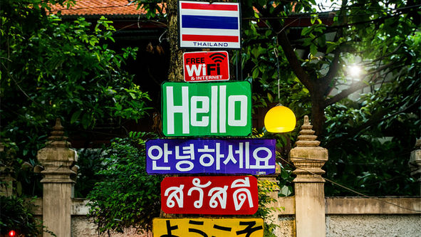 Туристам, направляющимся в Таиланд, необходимо оформить цифровую карту прибытия TDAC заранее. Мошенники создают поддельные сайты и требуют оплату за бесплатную услугу. Пользователи рискуют потерять деньги и передать личные данные.