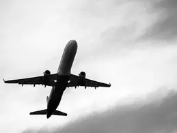 Из-за продолжающейся блокировки Ормузского пролива нарушены поставки керосина. Чем дольше продолжается война в Иране, тем сильнее авиационный сектор ощущает её последствия. Некоторые рейсы уже отменены.