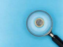 Евро восстанавливается по отношению к швейцарскому франку. Однако аналитики видят в этом временное явление и ожидают дальнейшего укрепления швейцарской валюты.