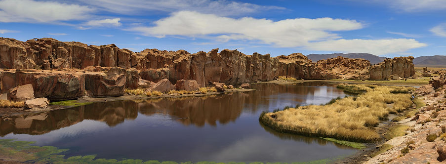 Salar d'uyuni, flamingo travel agency, San Pedro de atacama