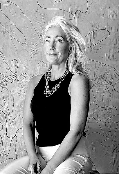 Porträttbild av konstnären: Helena Hötzl Setterström