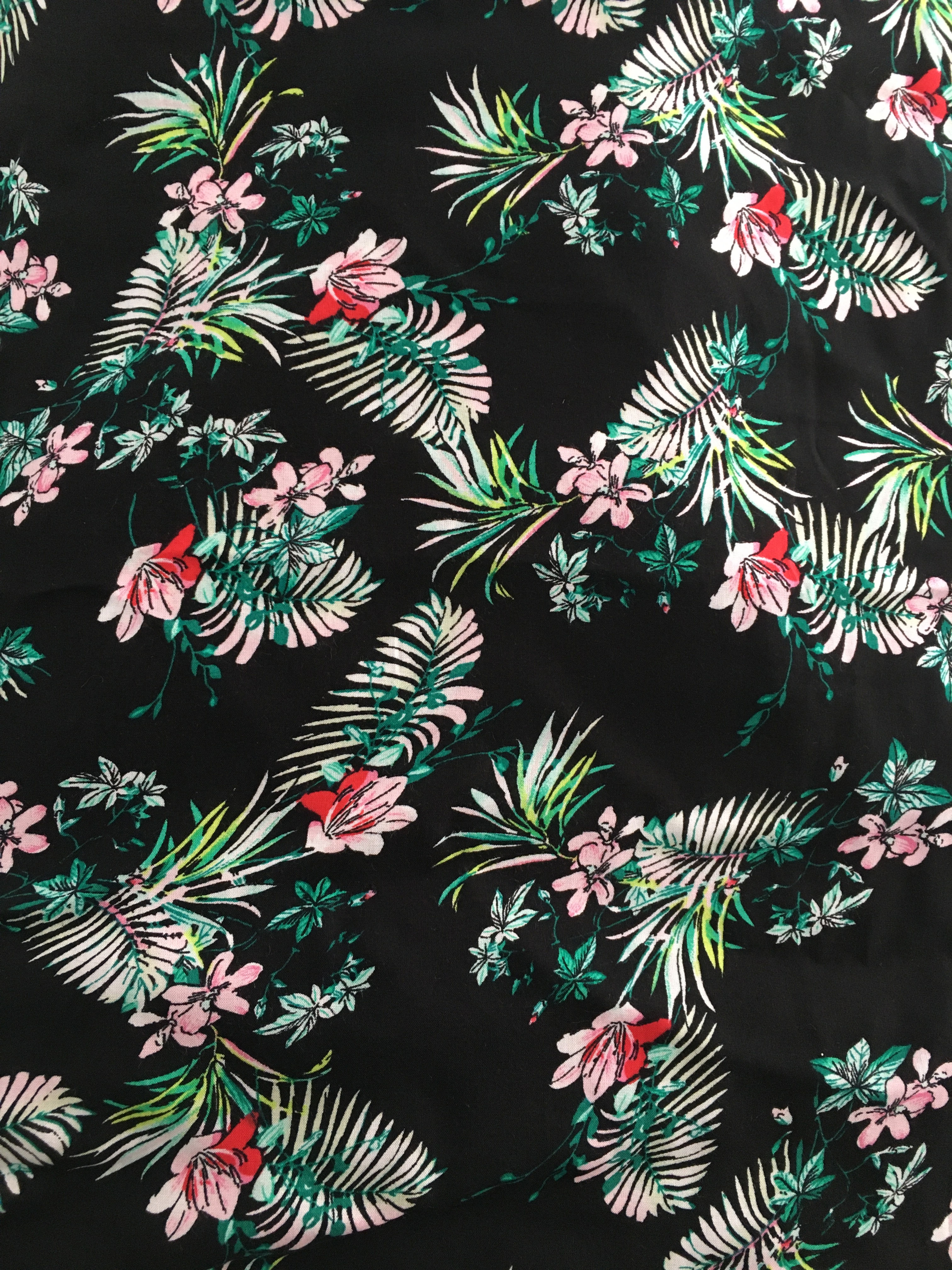 Flowers with Ferns on Black Round Corners