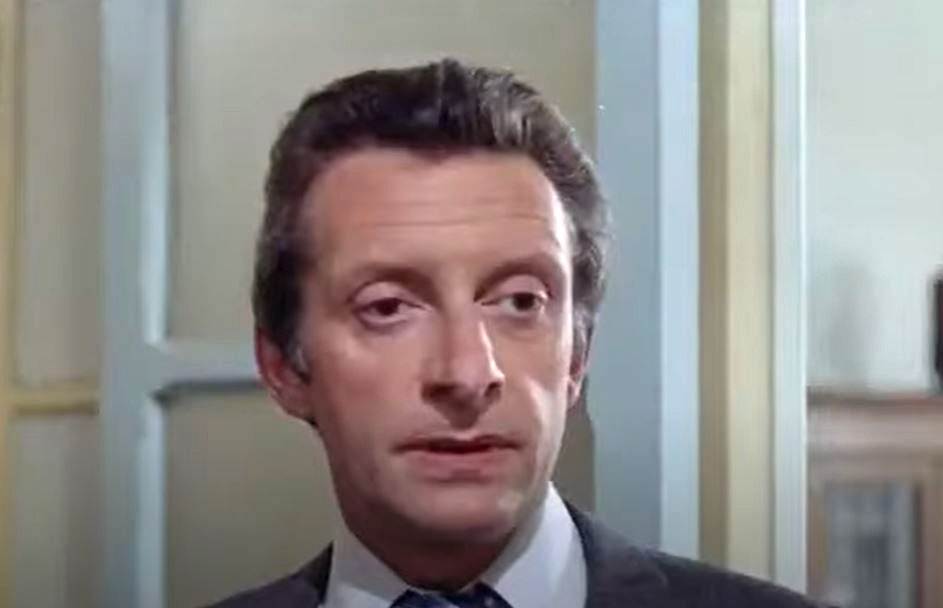 Jacques comme le commissaire dans Charles et Lucie (1979)