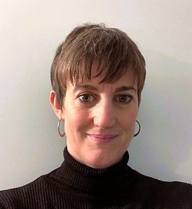 Headshot Dec22 v6.jpg