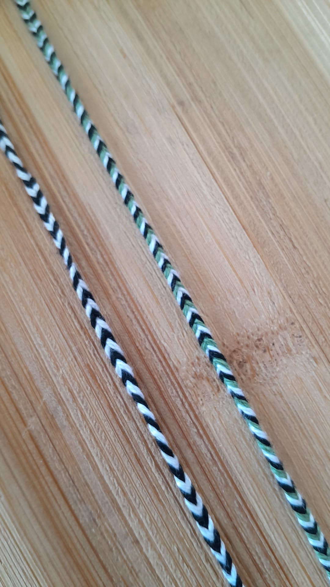 סט צמידי יד, חוט ירוק לבן שחור